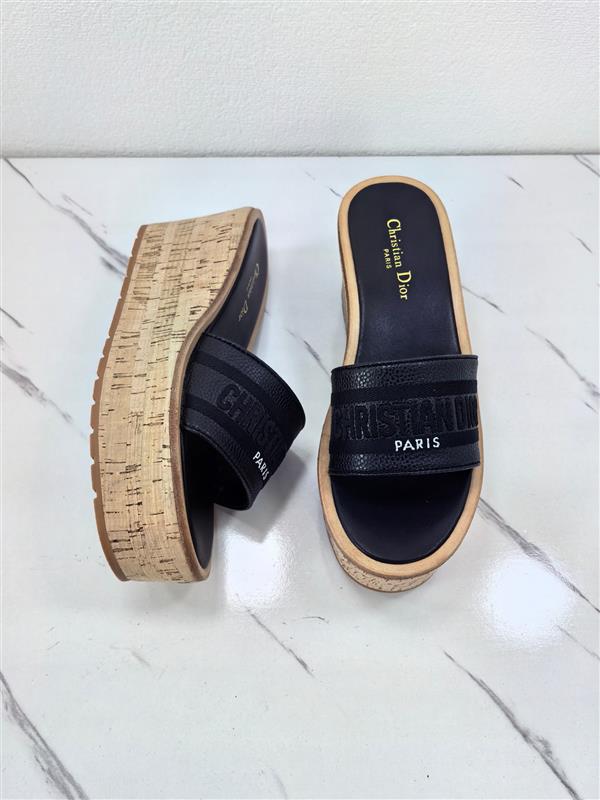 20251128184319594 270